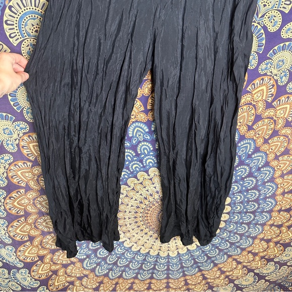 🦋5/20$🦋 black flowy harem pants - Picture 3 of 6